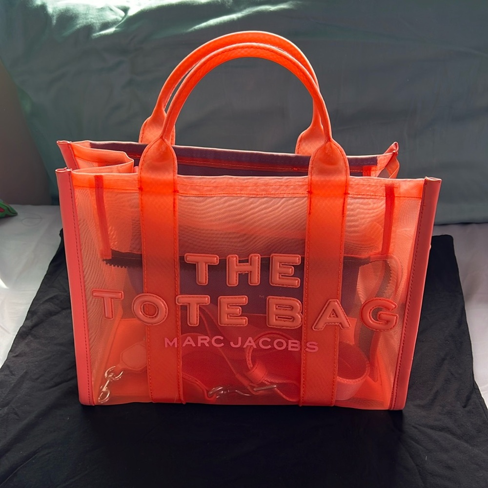 Marc Jacobs - The Mesh Medium Tote Bag - Salmon